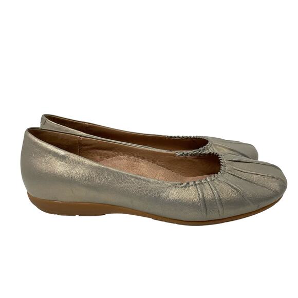 Abeo | NARROW Taylin Neutral Gold Shimmer Metallic Leather Comfort Flats - Picture 4 of 9